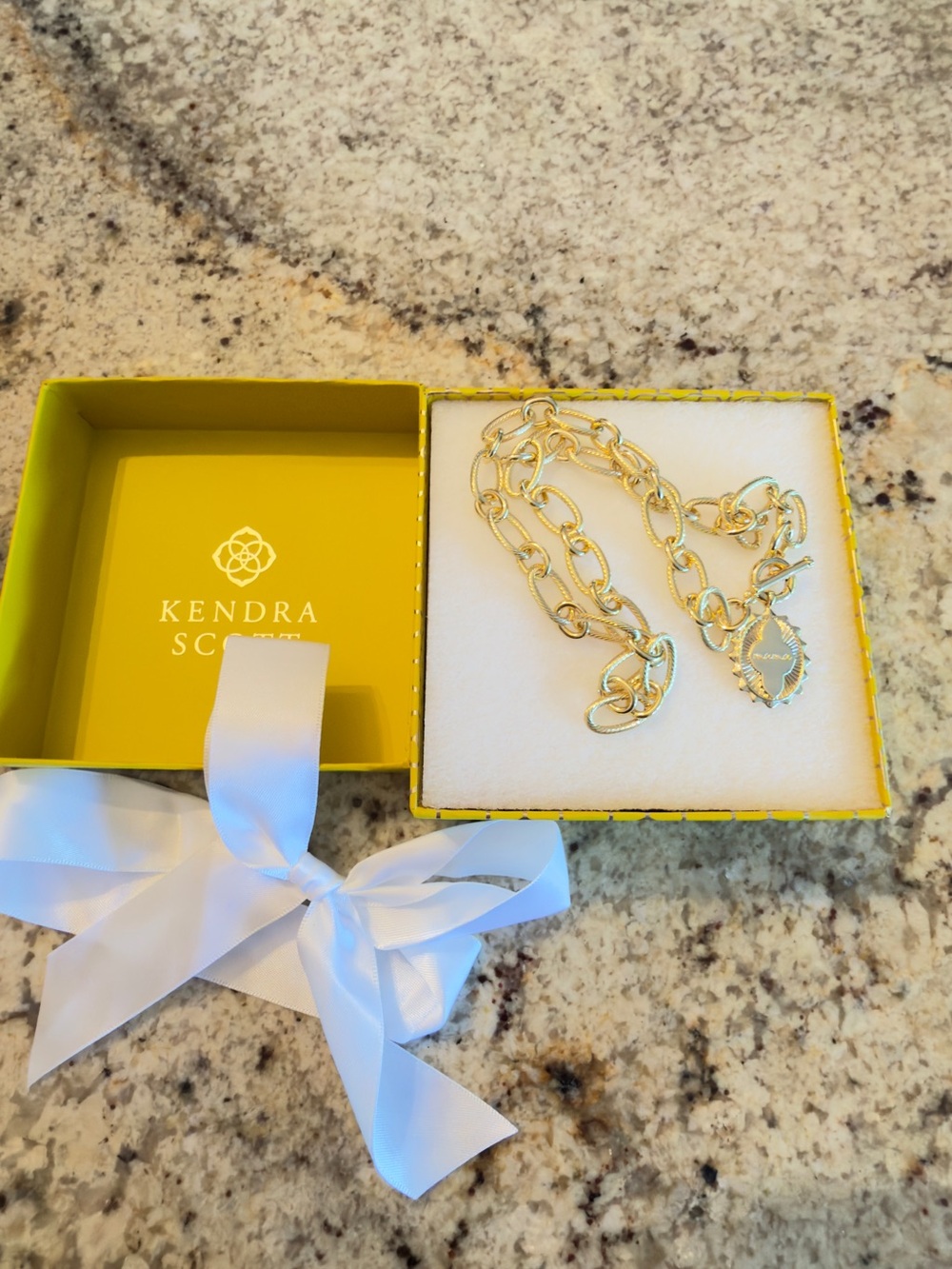 Kendra Scott Gold Chunky Link Necklace with Logo Charm - Picture 7 of 8